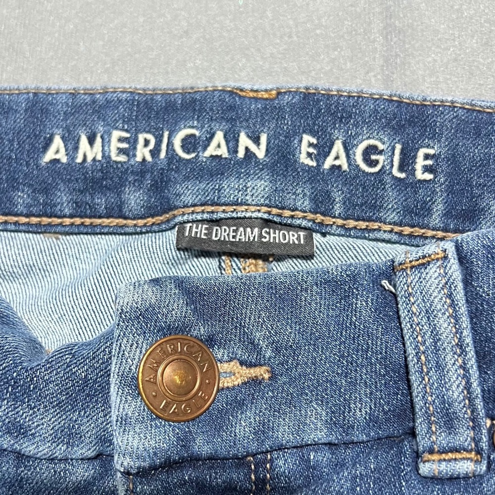 American Eagle Curvy Midi The Dream Short Medium Wash Raw Hem Denim Shorts 8 - Picture 8 of 15